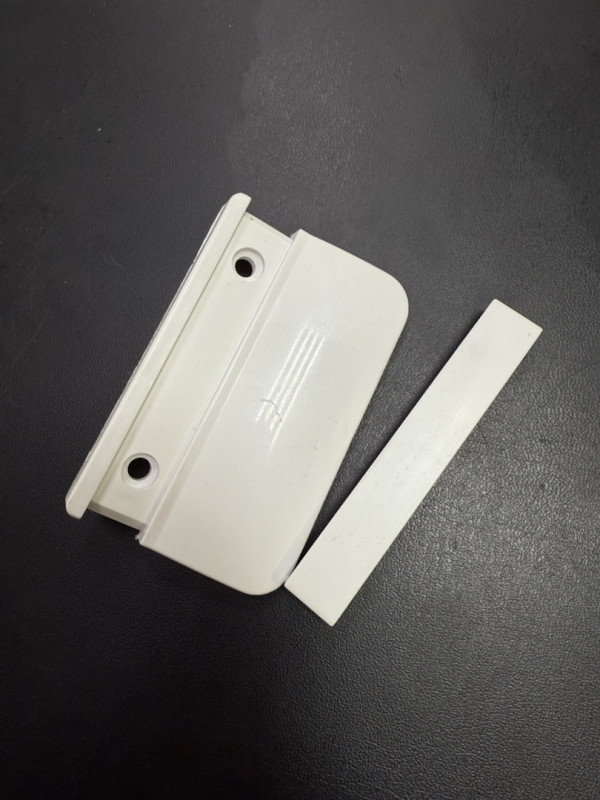 Ручка балконная пластиковая белая