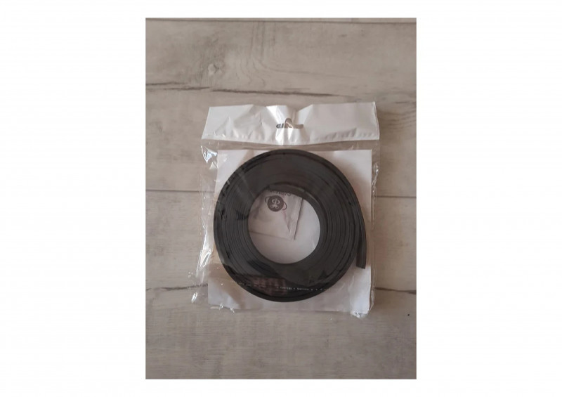 Уплотнитель для окон и дверей LLS Е- профиль резновый на клейкой основе черный